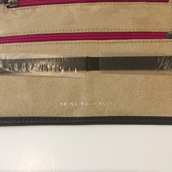 Stella and Dot jewelry traveler - Picture 5 of 5